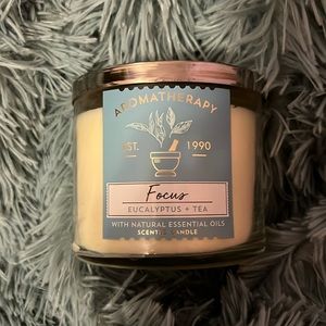 BATH AND BODY WORKS EUCALYPTUS & TEA CANDLE
